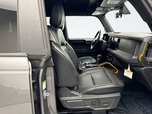 Used 2024 Ford Bronco Badlands image 18