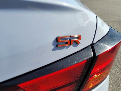 Used 2024 Nissan Altima 2.5 SR image 10