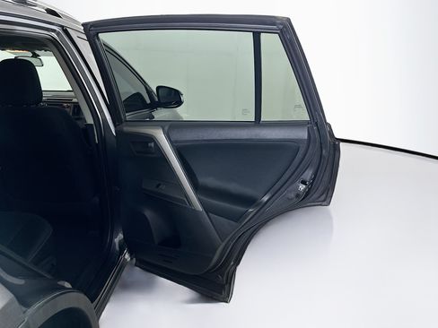 Used 2013 Toyota RAV4 XLE FWD image 28