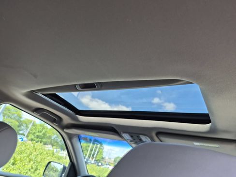 Used 2011 Honda Pilot EX-L image 22