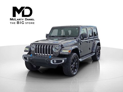 Used 2022 Jeep Wrangler Unlimited Sahara w/ Cold Weather Group image 2