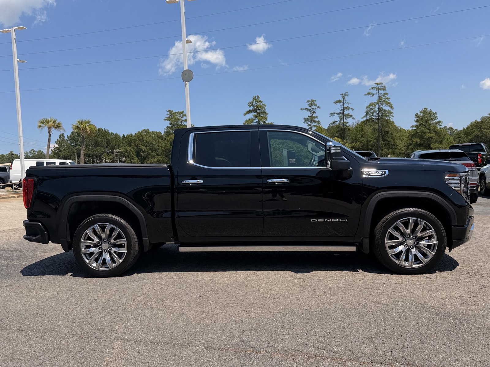 Used 2026 GMC Sierra 1500 Denali w/ Denali Reserve Package AWD/4WD image 13