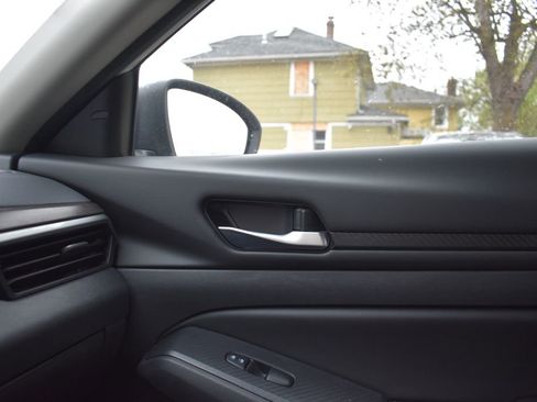 Used 2025 Nissan Altima 2.5 SV FWD image 20