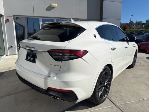 Certified 2022 Maserati Levante Modena image 8