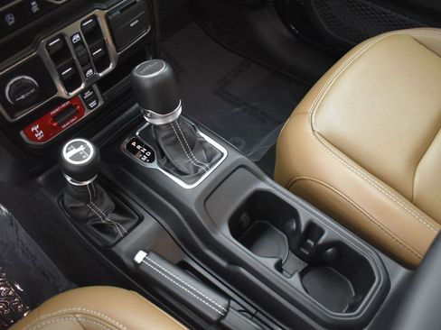 Used 2023 Jeep Gladiator Rubicon w/ Cold Weather Group image 20