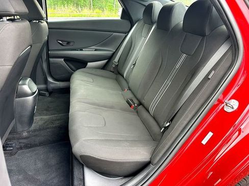 Used 2025 Hyundai Elantra Sport FWD image 18