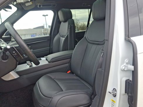 New 2025 Land Rover Range Rover SE image 19