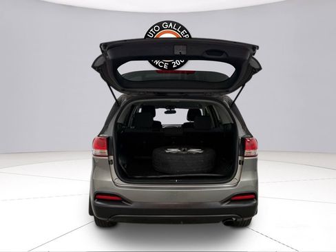 Used 2016 Kia Sorento LX image 22
