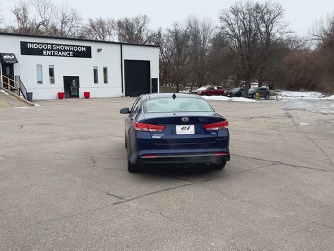 Used 2017 Kia Optima EX w/ Premium Package image 8
