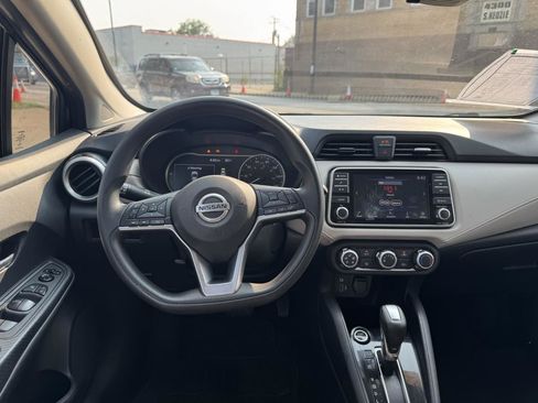 Used 2021 Nissan Versa SV image 16