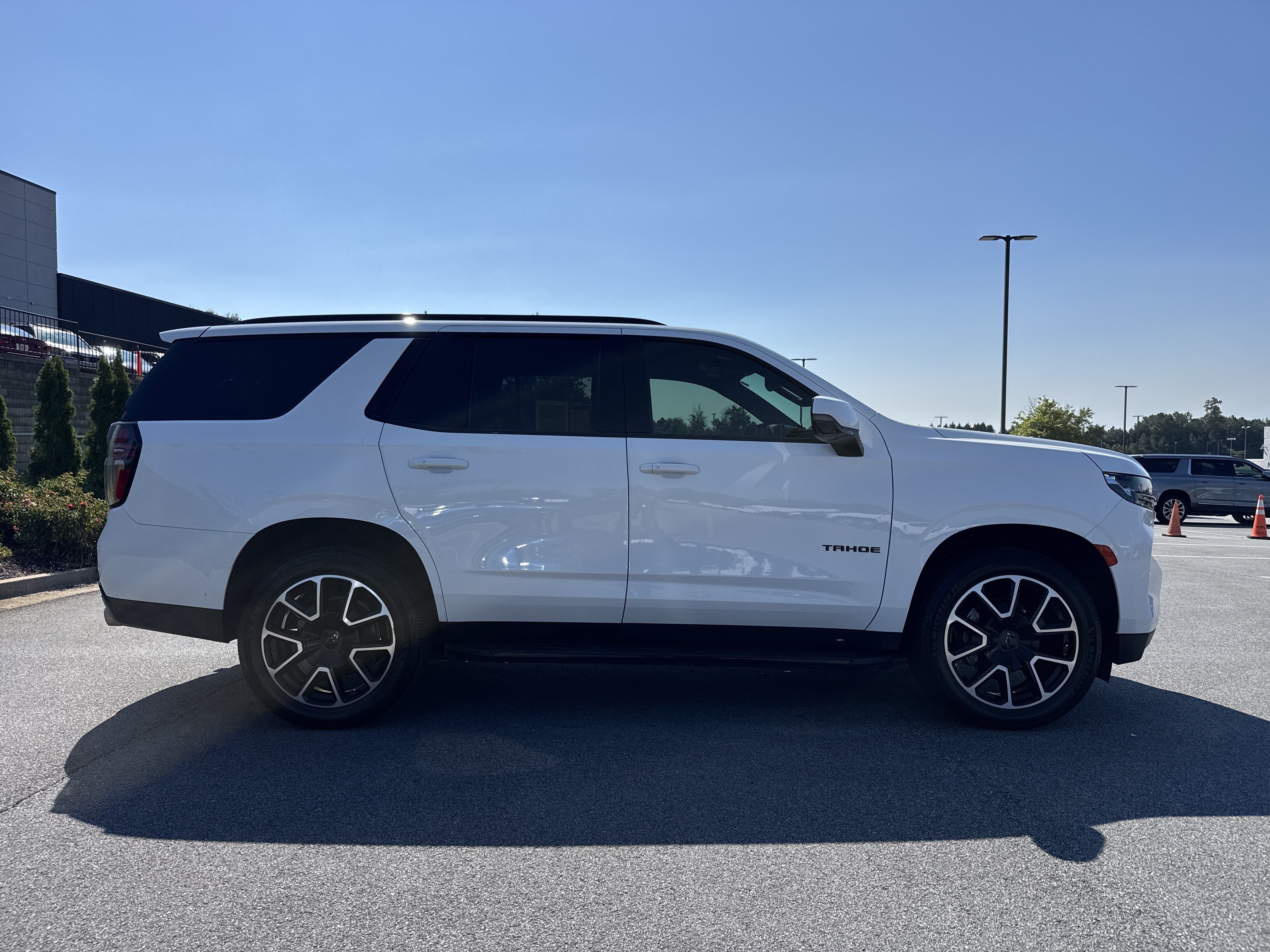 Used 2022 Chevrolet Tahoe RST w/ Sport Performance Package AWD/4WD image 11