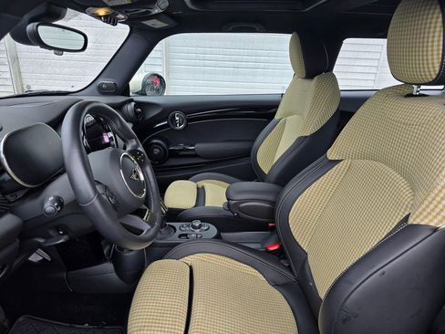 Used 2024 MINI Cooper SE w/ MINI Resolute Edition image 16