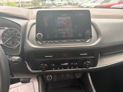 Used 2023 Nissan Rogue SV FWD image 36