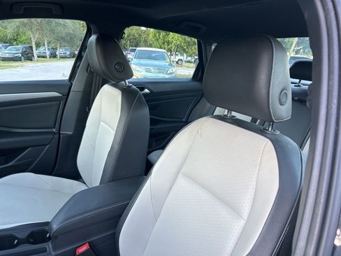 Used 2021 Volkswagen Jetta R-Line image 16