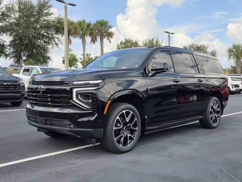 New 2026 Chevrolet Suburban RST w/ Comfort Package RWD image 2