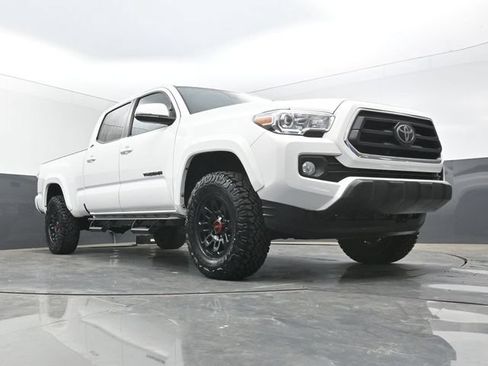 Used 2023 Toyota Tacoma SR5 w/ Technology Package RWD image 1