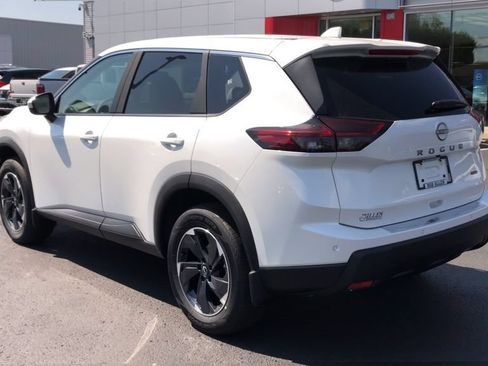 Used 2026 Nissan Rogue SV w/ Cold Weather Package AWD/4WD image 6