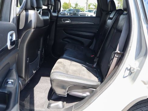 Used 2021 Jeep Grand Cherokee Laredo X RWD image 40