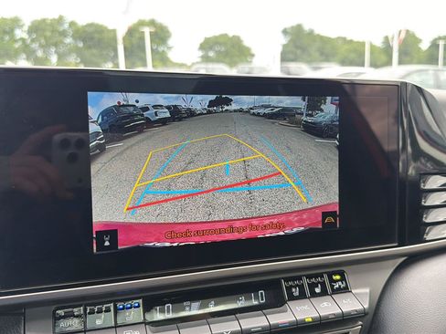 Used 2025 Toyota Camry Hybrid FWD image 28
