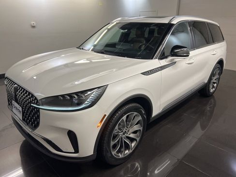Used 2026 Lincoln Aviator Reserve image 3