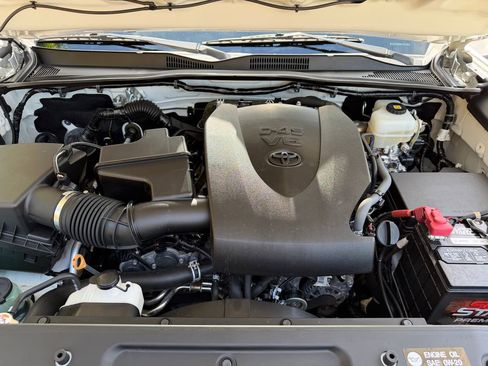 Used 2019 Toyota Tacoma TRD Pro AWD/4WD image 9