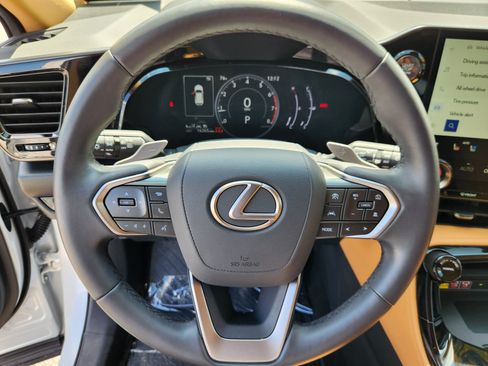 Used 2024 Lexus NX 350 AWD image 9