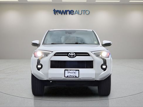 Used 2021 Toyota 4Runner SR5 Premium w/ Moonroof Package AWD/4WD image 11