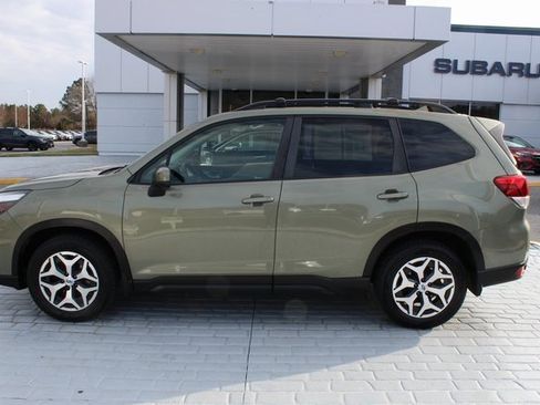 Used 2019 Subaru Forester Premium image 2