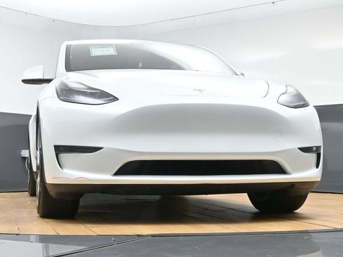 Used 2023 Tesla Model Y Long Range AWD/4WD image 54