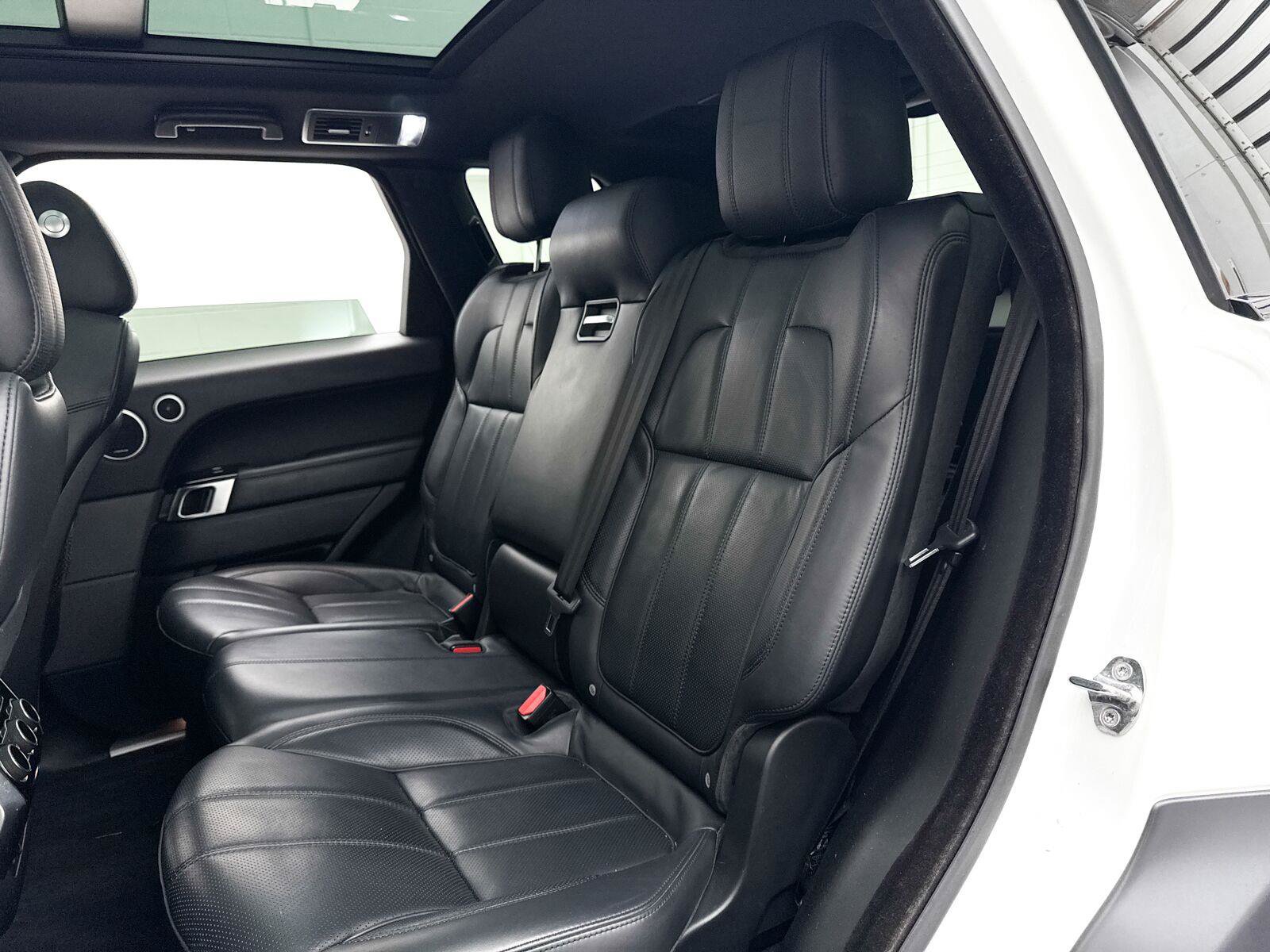 Used 2016 Land Rover Range Rover Sport Supercharged AWD/4WD image 31