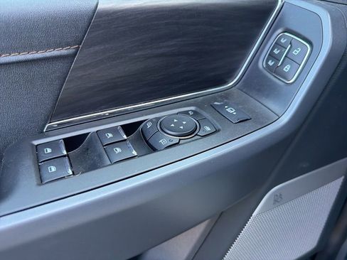 Used 2025 Ford F150 Lariat w/ Equipment Group 502A High AWD/4WD image 30