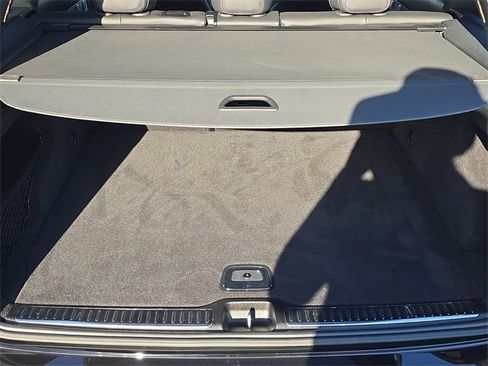 Used 2020 Mercedes-Benz GLC 300 image 6