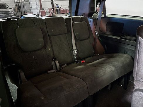 Used 2017 Dodge Grand Caravan SE image 25