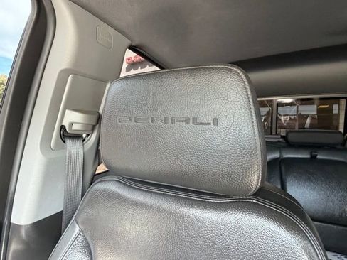 Used 2023 GMC Sierra 3500 Denali w/ Denali Ultimate Package AWD/4WD image 37