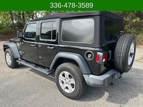 Used 2018 Jeep Wrangler Unlimited Sport S image 3