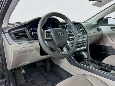 Used 2019 Hyundai Sonata SE w/ Cargo Package FWD image 10