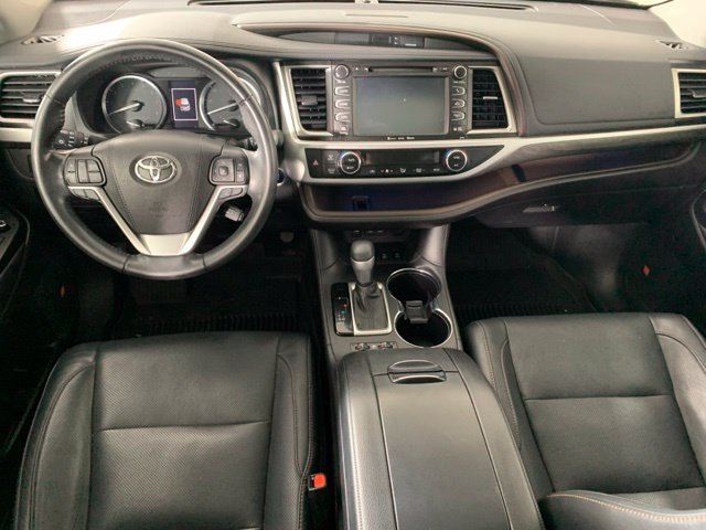 Used 2019 Toyota Highlander Limited AWD/4WD image 2