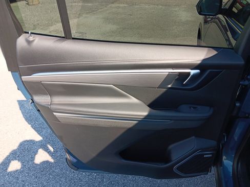 Used 2025 Buick Enclave Preferred image 18