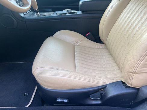 Used 2004 Ford Thunderbird image 18