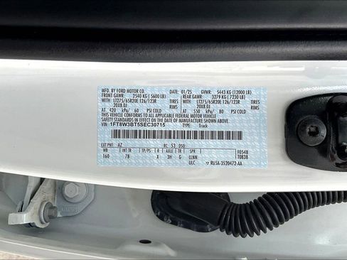 Used 2025 Ford F350 Platinum w/ FX4 Off-Road Package image 36