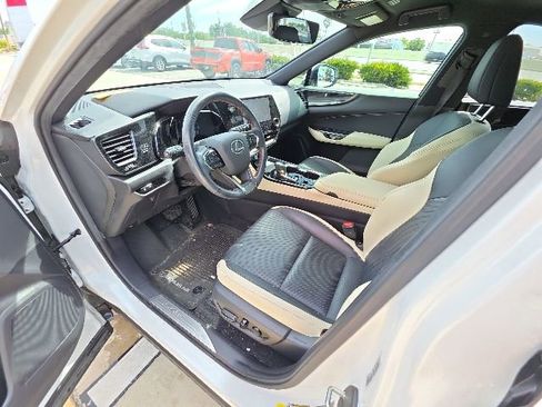 Used 2023 Lexus NX 250 FWD image 12
