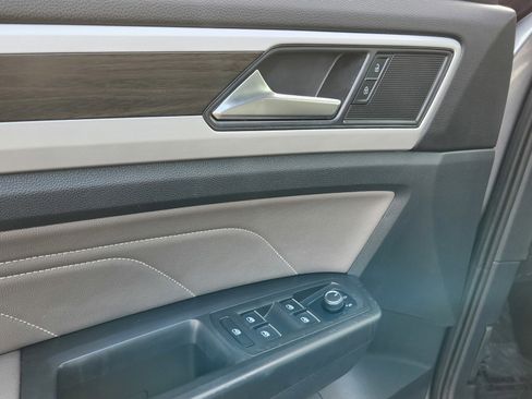 Used 2022 Volkswagen Atlas SE image 12