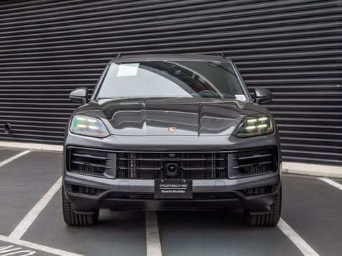 Certified 2026 Porsche Cayenne AWD/4WD image 10