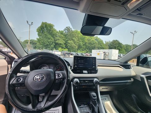 Used 2020 Toyota RAV4 XLE w/ Convenience Package AWD/4WD image 20