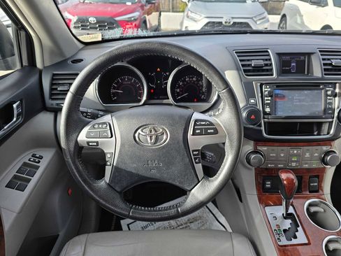Used 2013 Toyota Highlander Limited image 21