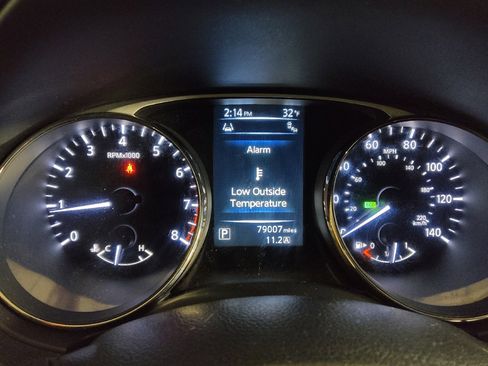 Used 2015 Nissan Rogue SV w/ SV Premium Package image 23