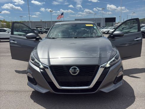 Used 2022 Nissan Altima 2.5 SV image 16