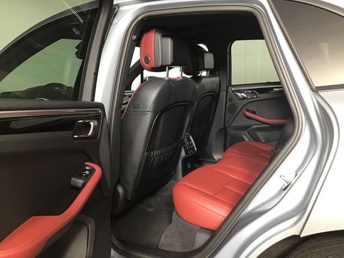 Certified 2023 Porsche Macan Turbo AWD/4WD image 27
