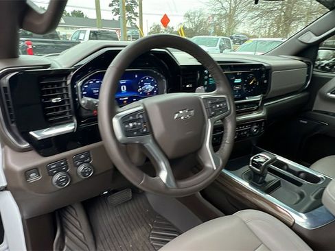 Used 2024 Chevrolet Silverado 1500 LT Trail Boss w/ Convenience Package II image 23