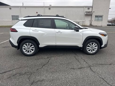 New 2026 Toyota Corolla Cross LE image 8